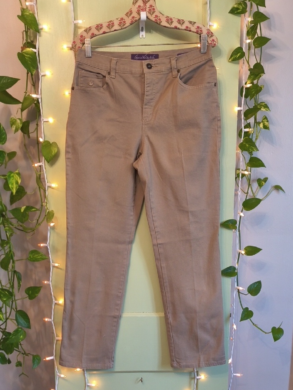 Women's Gloria Vanderbilt Amanda Tan Missy Short 8 Jeans